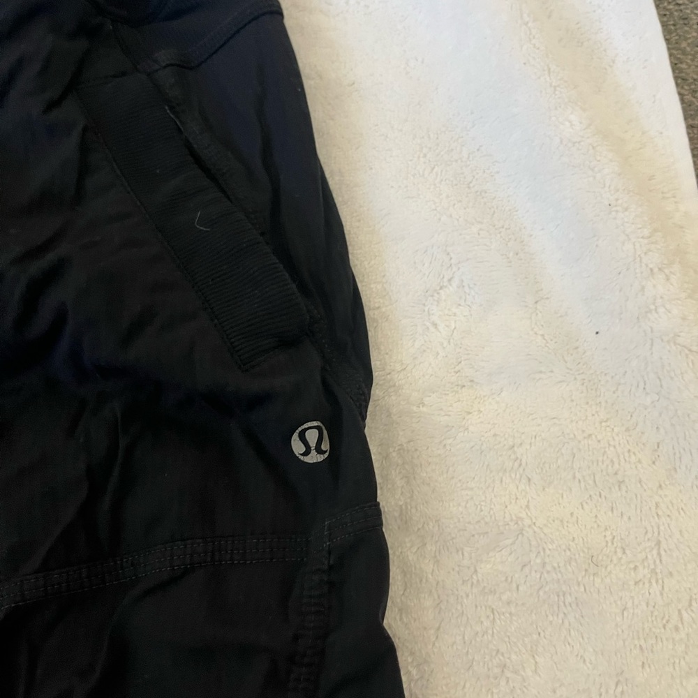 Lululemon studio pant size 8 tall, 34 inch inseam.
